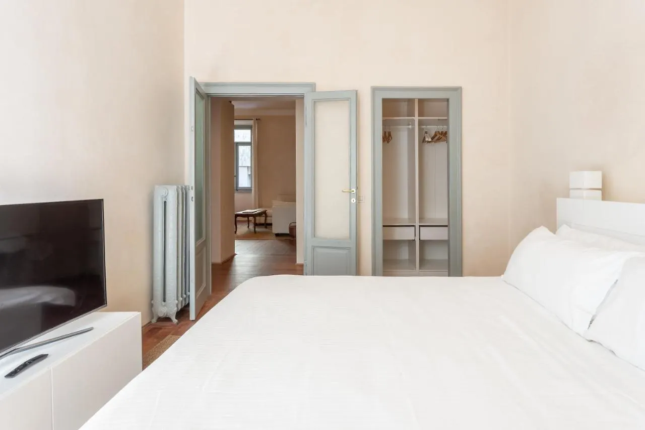 Suite Cavour By Icasamia It Varese