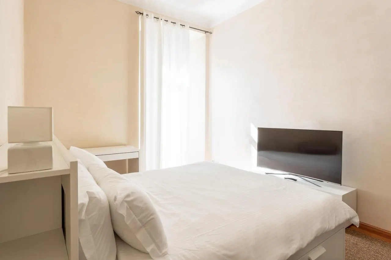 Suite Cavour By Icasamia It Varese Apartment