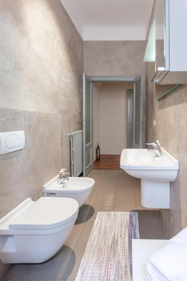 Suite Cavour By Icasamia It Varese 0*,  Italy